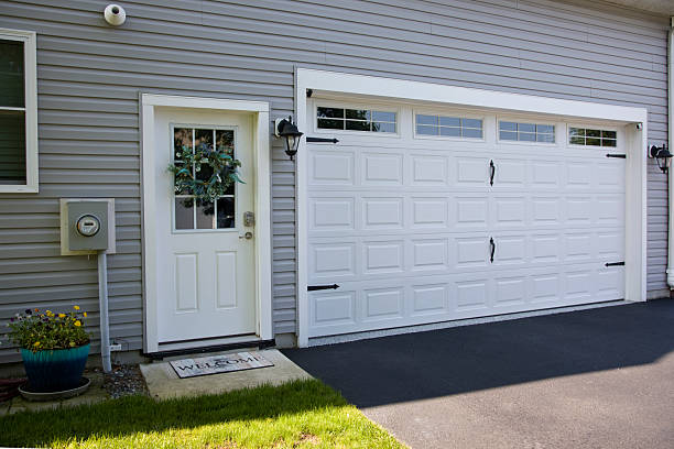 24/7 Emergency Garage Door Panel Replacement experts in Henderson, LA